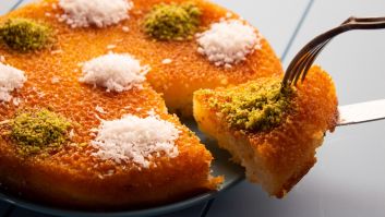 بسبوسة بالقشطة